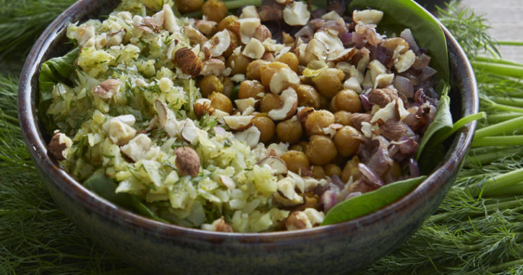 Salade de pois chiches rôtis aux épices, compotée de fenouil et noisettes