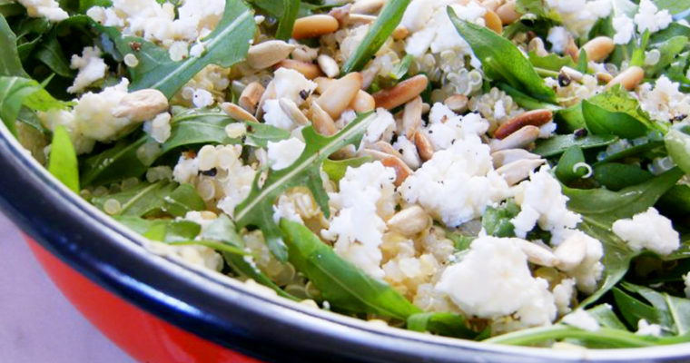 Quinoaotto à la roquette, chèvre et noisettes