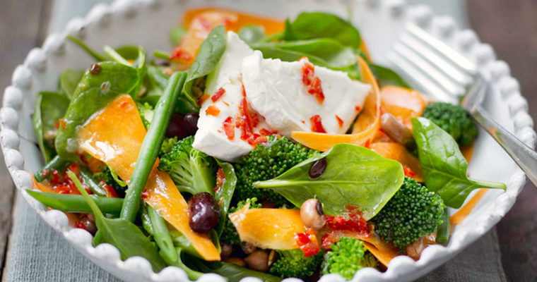 Salade d’hiver au chèvre et au miel