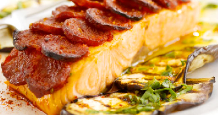 Saumon en écailles de chorizo et crème chorizo