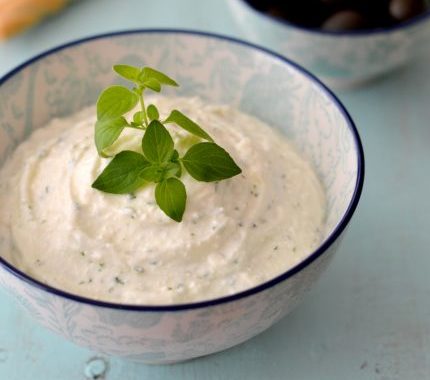 Sauce dip fêta menthe coriandre